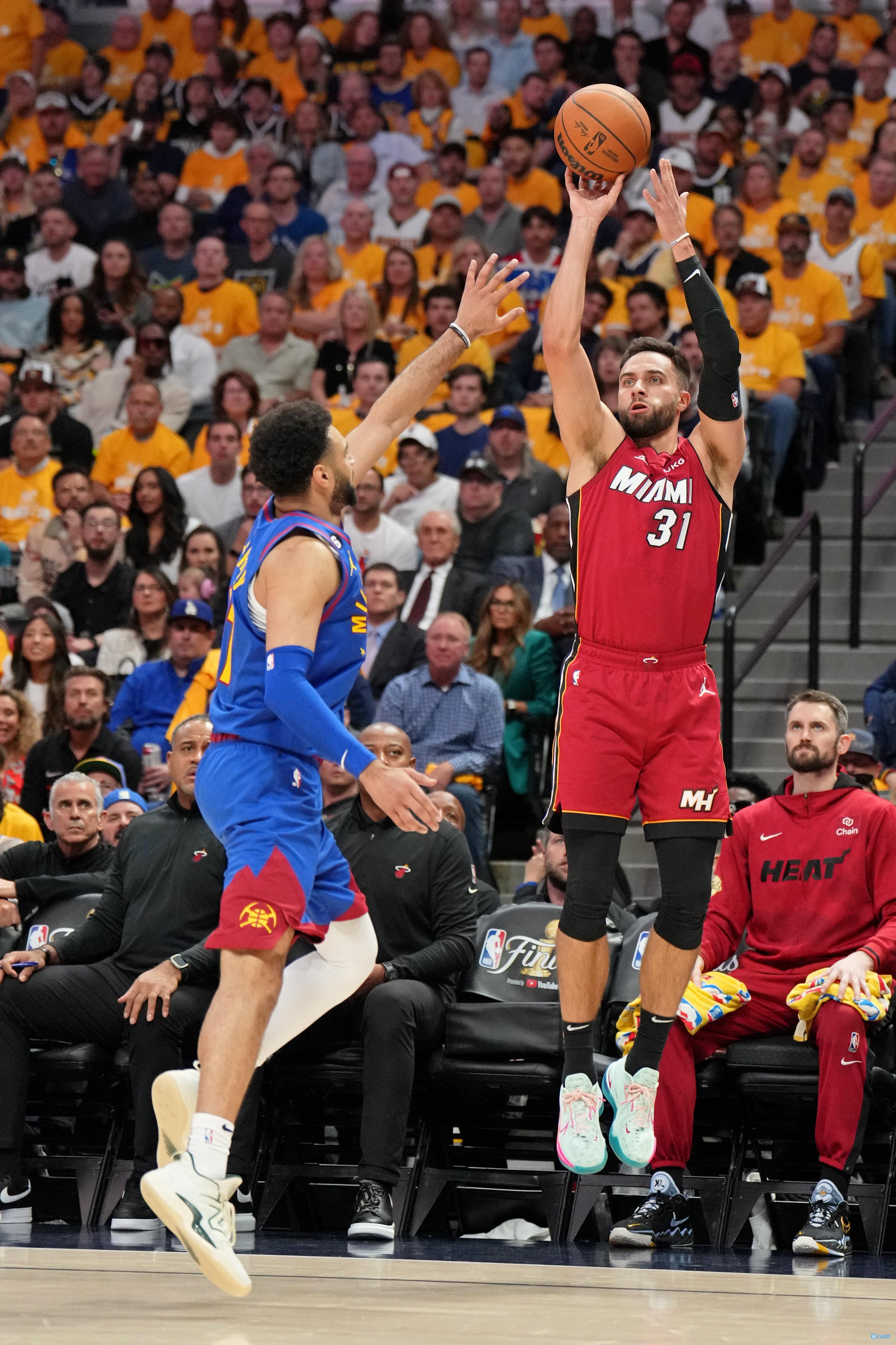 于根伟谈于汉超退役：联赛收官战的拥抱，有我对他的敬意（于根伟谈于汉超退役：联赛末轮那次拥抱，是我向他表达敬意）