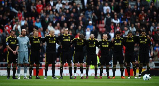 克罗斯：绿茵场上的精准指挥官（克罗斯：中场精确制导者）