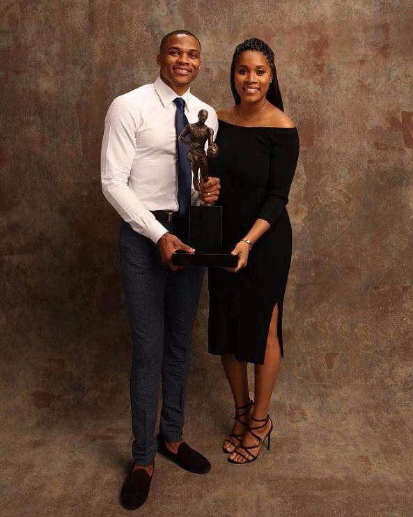 客场1-3输给利兹联 暴露切尔西最大短板 只能争五&无力争冠（客场1-3负于利兹联 切尔西短板尽显 争冠无望恐仅争五）