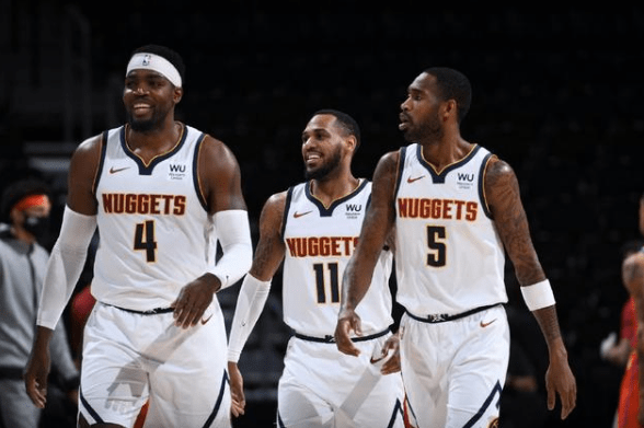 梦回巅峰！克莱上半场一分未得，下半场投进6记三分轰23分（克莱半场挂零，下半场飙进6记三分独砍23分）