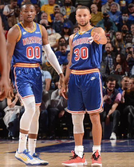 球星起跳那一刻像开挂（球星腾空一瞬，简直超神）