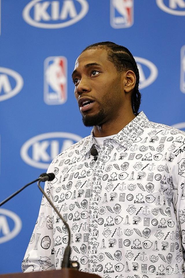 乌尔比希：能与诺伊尔、乌尔赖希一起训练很重要，他们很优秀（乌尔比希：与诺伊尔、乌尔赖希同训意义重大，他们都非常出色）