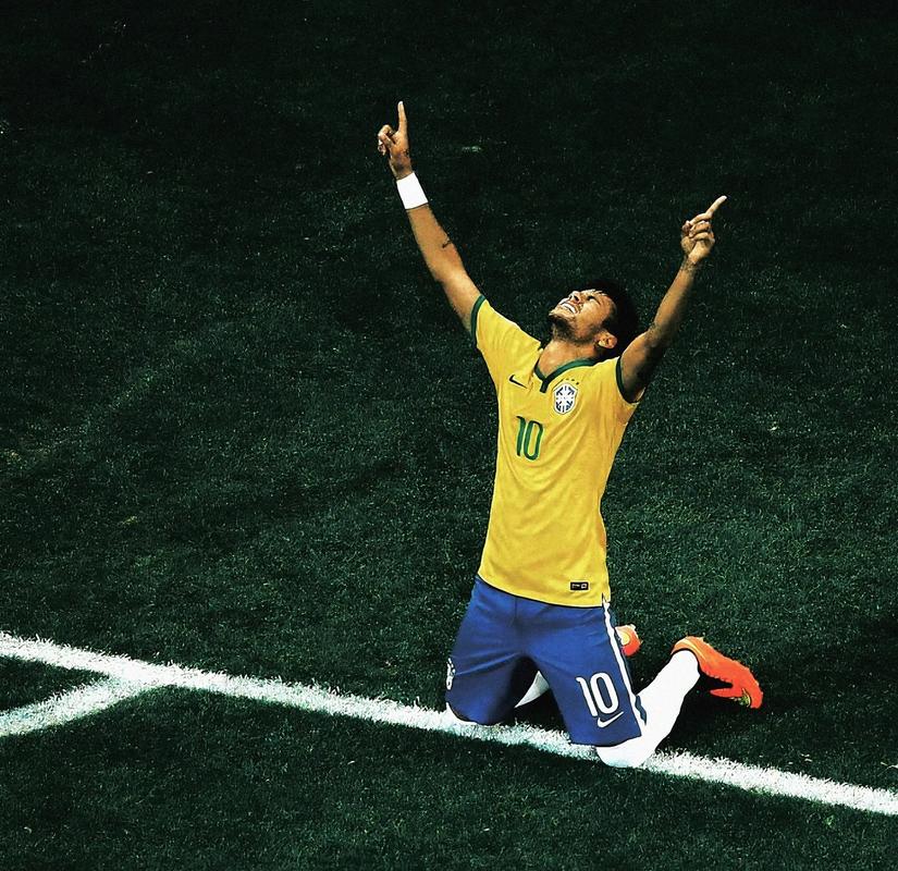 半场战报：美因茨0-1佛罗伦萨，佐姆破门