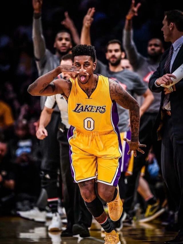 日本球迷表示理解张本智和两边受气的痛苦：请日乒协给他心理保护（日本球迷同情张本智和两面受压，呼吁日乒协加强心理保障）